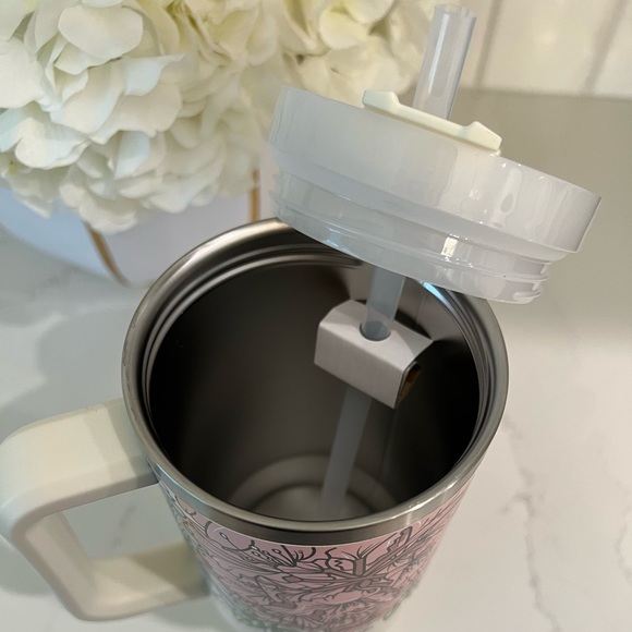 🤍Stanley Adventure Quencher Travel Tumbler 40 Oz Cream Floral Limited Edition - Picture 4 of 8